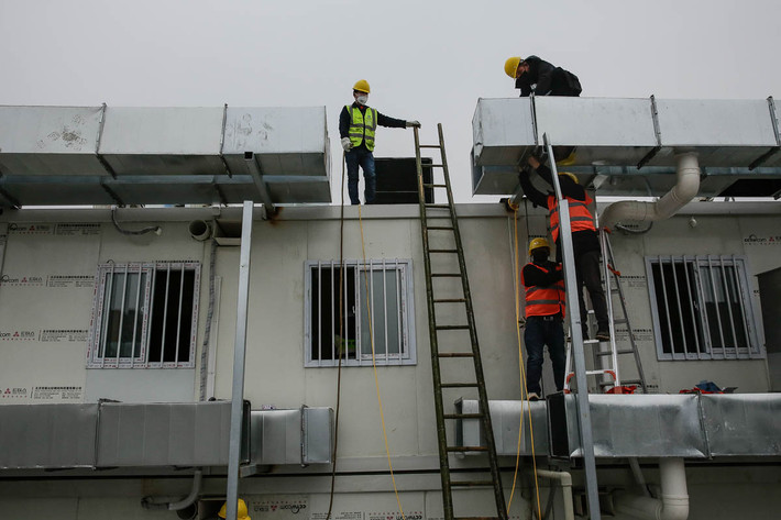 Bệnh viện Hỏa Thần Sơn rộng 25.000 m2 và có quy mô 1.000 giường bệnh.