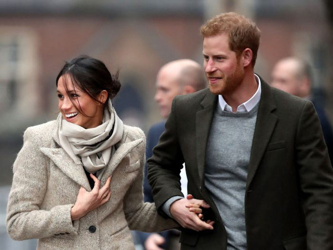 Harry vẫn sẽ là hoàng tử, và hai người vẫn là Công tước, Công nương xứ Sussex, nhưng theo thỏa thuận mà họ có được với Nữ hoàng Anh, cặp đôi sẽ không còn được dùng những các tước hiệu hoàng gia "His Royal Highness" (Hoàng tử) hay "Her Royal Highness" (Công chúa) cũng như không tham gia các sự kiện lễ nghi của Hoàng gia Anh trong tương lai.