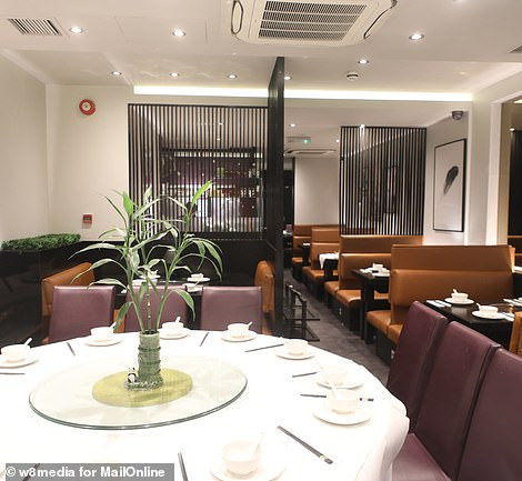 Khu trung tâm buôn bán sầm uất trước đây ở trung tâm London giờ không khác gì "thị trấn bị bỏ hoang".
