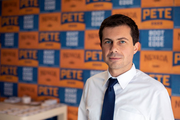 Ông Pete Buttigieg là Thị trưởng South Bend trong khoảng thời gian từ tháng 1/2012 đến tháng 1/2020. Lúc mới đắc cử, ông là thị trưởng trẻ nhất của thành phố trên 100 nghìn dân. Ảnh: LVRJ.