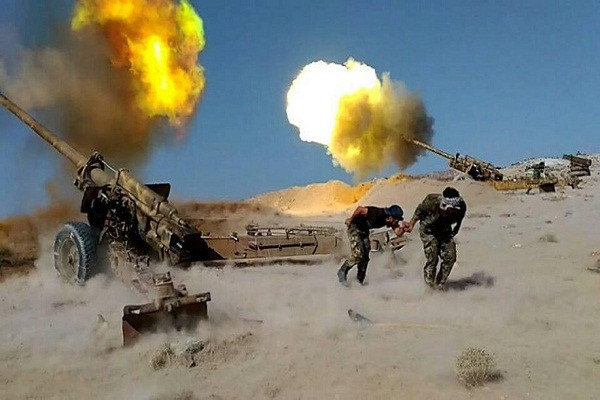 Trong đó, trận đánh dữ dội nhất diễn ra ở vùng nông thôn phía tây bắc Aleppo, khi các tay súng phiến quân do Thổ Nhĩ Kỳ hậu thuẫn liên tục tấn công thị trấn Al-Zahraa và Nubl có đa số người Shi'i sinh sống. Ảnh: AMN.