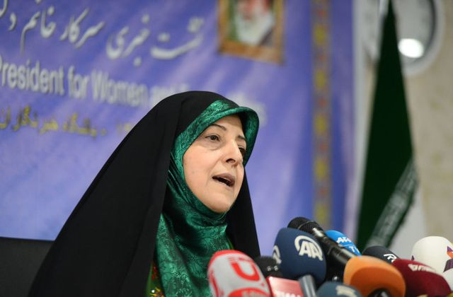 Bà Ebtekar trở thành quan chức cấp cao thứ ba của chính quyền Tehran nhiễm virus corona, sau Thứ trưởng Y tế Iraj Harirchi và ông Mojtaba Zonnour - người đứng đầu Ủy ban An ninh Quốc gia và Chính sách Đối ngoại ở Quốc hội. Ảnh: USN.