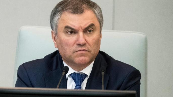 Chủ tịch Duma Quốc gia Nga Vyacheslav Volodin gọi vụ thẩm vấn bà Yumasheva là "hành vi thô lỗ". "Hành động của Mỹ lại là một bằng chứng vi phạm các cam kết quốc tế của họ", trích tuyên bố của Hạ viện Nga. Ảnh: The Times.