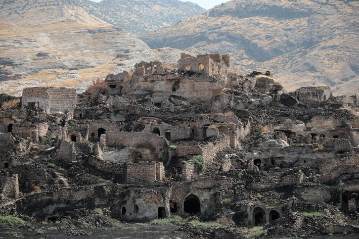 Thị trấn 12.000 năm tuổi ở Thổ Nhĩ Kỳ tọa lạc gần pháo đài Hasankeyf cổ đại, ở phía Đông Nam Hasankeyf.