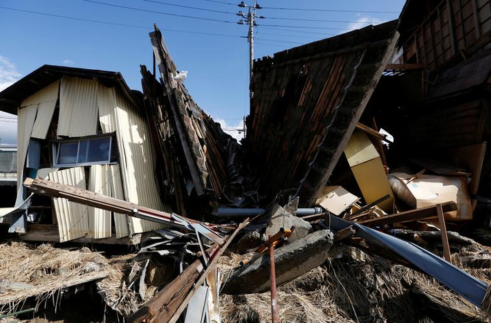 Những ngôi nhà bị phá hủy ở Koriyama, Fukushima, ngày 15/10. Hagibis được đánh giá là cơn bão mạnh nhất trong vòng 60 năm qua đổ bộ vào nước Nhật.