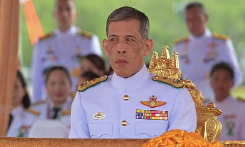 Nhà vua Maha Vajiralongkorn sinh ngày 28/7/1952 tại Bangkok trong gia đình có 4 anh chị em. Ông là con trai duy nhất của cố Quốc vương Bhumibol Adulyadej và Hoàng hậu Sirikit. Ảnh: France24.