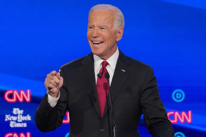 Cựu Phó Tổng thống Joe Biden và Thượng nghị sĩ Bernie Sanders cho rằng Quốc hội sẽ hối hận nếu không theo đuổi cuộc điều tra luận tội ông Trump.
