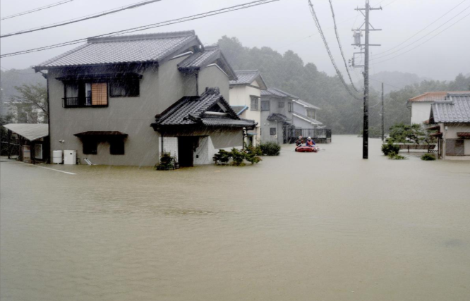 Hagibis có thể là cơn bão mạnh nhất đổ bộ Tokyo kể từ năm 1958, mang tới lượng mưa kỷ lục ở nhiều nơi của Nhật Bản, trong đó có thị trấn nghỉ dưỡng nổi tiếng Hakone.