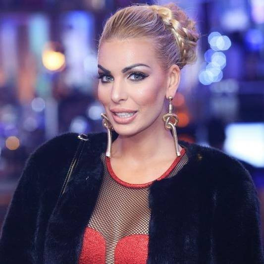 Mới đây, cựu người mẫu Playboy Ava Karabatic gây xôn xao dư luận Croatia khi tuyên bố sẽ ra tranh cử tổng thống vào tháng 1/2020. Ảnh: Facebook.