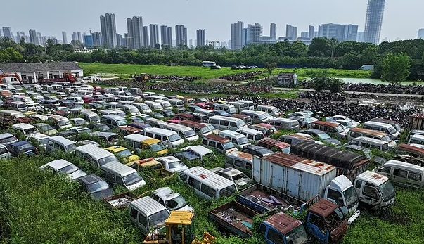Có khoảng 500 nhà sản xuất ô tô điện tại nước này vào năm 2019 nhưng hiện chỉ còn khoảng 100.