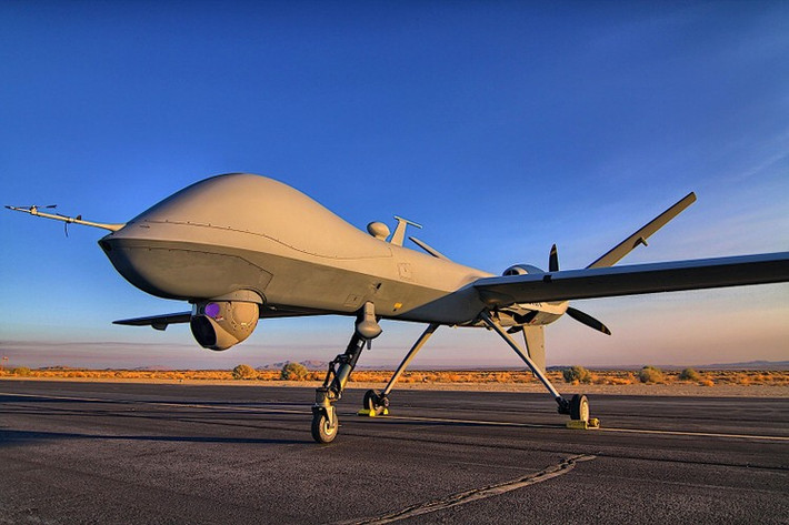 Thậm chí, với những mẫu máy bay không người lái tấn công (UCAV) tân tiến nhất như mẫu UCAV Mojave của Mỹ, chúng có thể sử dụng vũ trang của mình và tiêu diệt các tàu sân bay mà không bị tác động, đối với mẫu UAV Mojave, với 16 quả tên lửa Hellfire được trang bị thì quả thật không khó. Nguồn ảnh: The Drive.