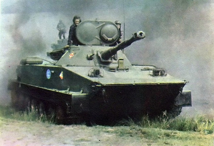 Xe tăng hạng nhẹ PT-76 cũng phục vụ trong biên chế quân đội Cuba nhưng với số lượng khá ít ỏi, chỉ khoảng 50 chiếc. Nguồn ảnh: Militaria.