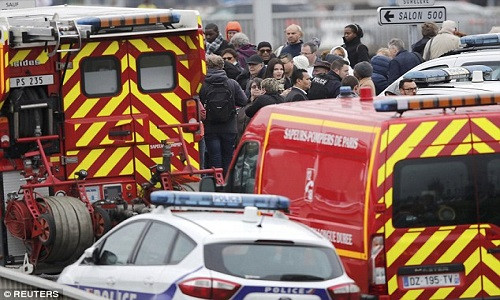 Ngay sau khi vụ việc xảy ra, sân bay Orly ở Paris đã được sơ tán.