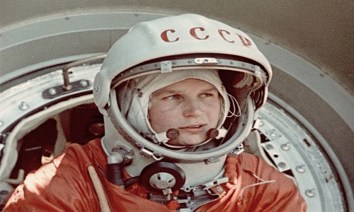 Ngày 16/6/1963, Valentina Tereshkova, một nhà du hành vũ trụ Liên Xô, trở thành nữ phi hành gia đầu tiên bay vào vũ trụ.