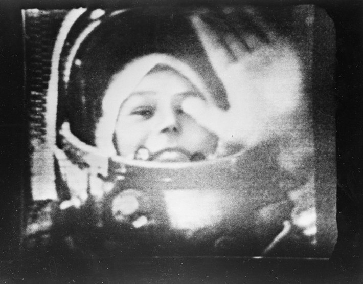 Hình ảnh Valentina Tereshkova - nữ du hành vũ trụ đầu tiên trong lịch sử thám hiểm vũ trụ của loài người – trên tàu Vostok-6.