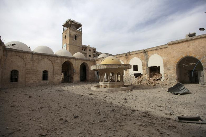Nhà thờ Hồi giáo Grand ở al-Bab bị hư hại trong các cuộc giao tranh.