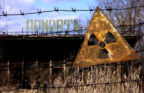 Ngày 26/4/1986, một vụ nổ mạnh tại nhà máy điện Chernobyl đã gây ra thảm họa hạt nhân tồi tệ nhất trong lịch sử nhân loại. Một trong những nguyên nhân dẫn đến thảm họa này được cho là do sai lầm trong thiết kế lò phản ứng và những người điều hành đã tắt nhiều hệ thống an toàn của lò phản ứng.