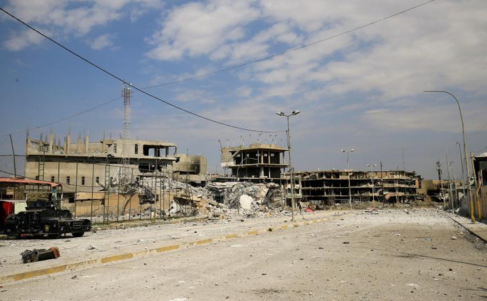 Những tòa nhà bị phá hủy trong các cuộc giao tranh tại thành phố Mosul, Iraq.