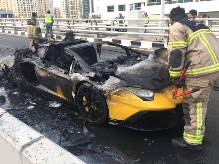 Nhiều người thường nói rằng Dubai là nơi tồi tệ nhất trên thế giới để lái ô tô. Sự bất cẩn và lái xe vượt quá tốc độ cho phép là nguyên nhân gây ra hầu hết các vụ tai nạn giao thông ở Dubai.