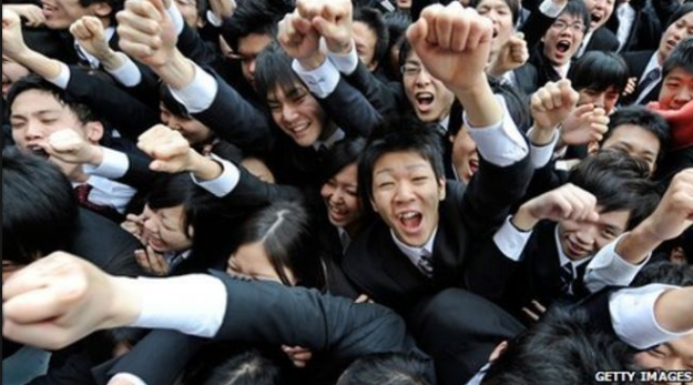 Tuổi thọ của người dân Nhật Bản là 83 tuổi, cao hơn người Mỹ 2 tuổi. Tuy nhiên, tỷ lệ tự tử ở nước này lại rất cao. Ảnh: Getty.