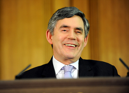 Cụ thể, 3 thành tựu đặc biệt của Bộ trưởng Tài chính Anh Gordon Brown trong suốt một thập niên đương chức đó là: Dẫn dắt thời kỳ tăng trưởng lâu dài nhất; biến Ngân hàng Anh Quốc thành một định chế độc lập; và kiến tạo một thỏa ước về nạn nghèo đói và biến đổi khí hậu tại Hội nghị thượng đỉnh G8 năm 2005. Ảnh: MM.
