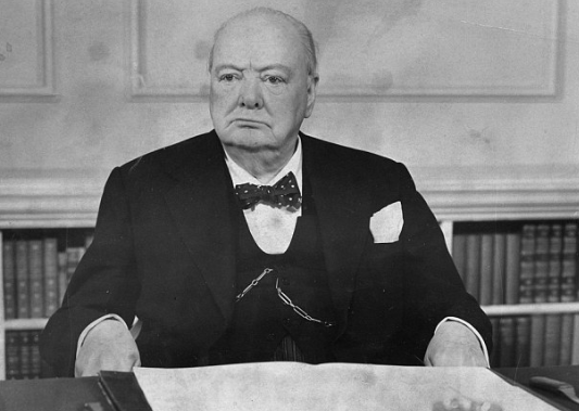 Tính đến thời điểm hiện tại, ông Churchill vẫn là Thủ tướng Anh duy nhất nhận giải thưởng Nobel Văn học, và được tặng thưởng nhiều danh hiệu cao quý khác. Ảnh: Daily Mail.