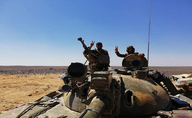 "Quân chính phủ Syria đã đập tan cuộc tấn công, qua đó tiêu diệt hơn 120 tay súng thánh chiến, phá hủy 5 xe tăng cùng hệ thống phóng rocket đa nòng và một số xe quân sự khác của bọn chúng", Tướng Kupchishin nói. Ảnh: AMN.
