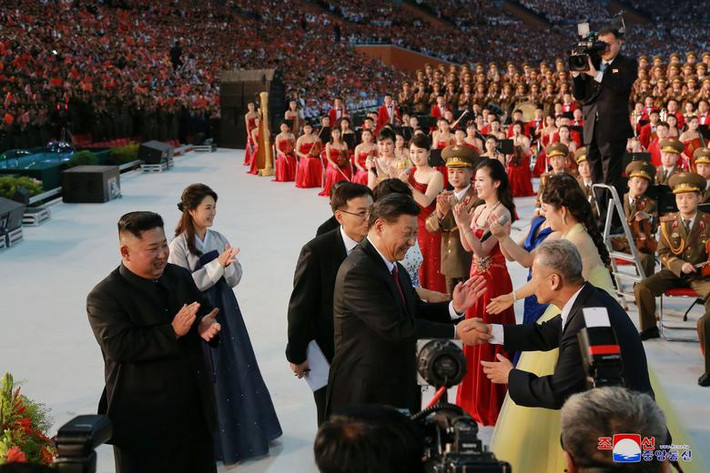 Ông Kim Jong-un ca ngợi chuyến thăm của Chủ tịch Trung Quốc Tập Cận Bình là cơ hội quan trọng để hai nước tự hào về tình hữu nghị lâu đời và không thể thay đổi.