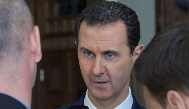 Sau cái chết của Bassel, ông Hafez Assad bắt tay vào việc đào tạo Bashar làm chính trị và là người kế thừa mới. Đầu tiên, Tổng thống Hafez tạo lập vị thế của Bashar trong bộ máy quân sự và an ninh nước này. Tiếp đến, xây dựng hình ảnh của Bashar trong lòng công chúng. Và cuối cùng, ông để con trai mình làm quen với các cơ chế điều hành đất nước. Ảnh: EP.