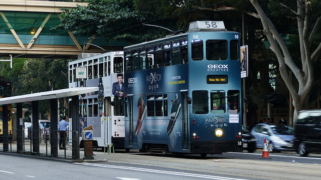 Xe điện hai tầng là phương tiện công cộng hiệu quả và kinh tế nhất ở Hong Kong. Ảnh: FF.