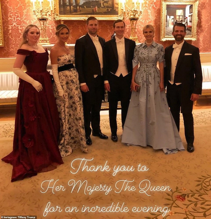 Con gái út của ông Trump, Tiffany, chia sẻ bức hình này để gửi lời cảm ơn đến Nữ hoàng Anh Elizabeth II vì một buổi tối tuyệt vời. Ảnh: Instagram.