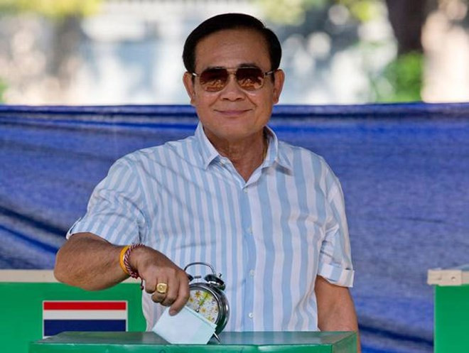 Trước đó, hồi tháng 2/2019, ông Prayut Chan-o-cha tuyên bố sẽ đứng ra tranh cử chức Thủ tướng với tư cách là một ứng cử viên của Đảng Palang Pracharat trong cuộc tổng tuyển cử diễn ra vào ngày 24/3. Ảnh: AP.