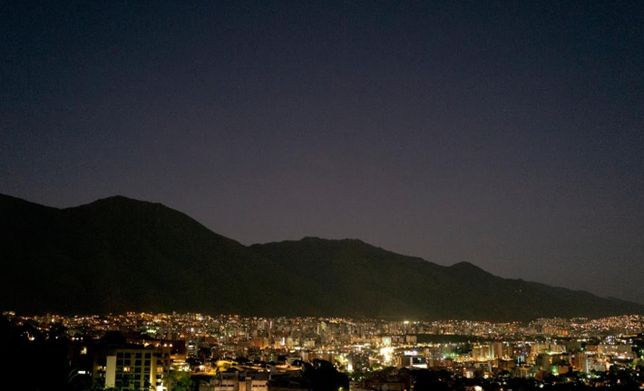 Thủ đô Caracas, Venezuela, vào ban đêm.