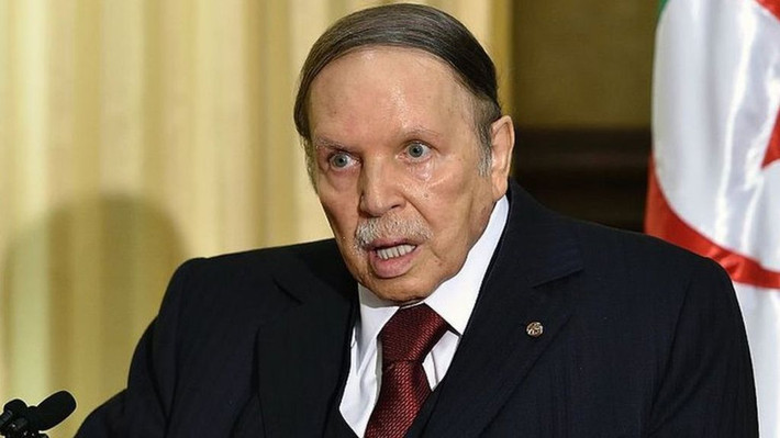 Được biết, từ cuối tháng 2/2019, hàng nghìn người dân Algeria đã tham gia vào các cuộc biểu tình kêu gọi vị tổng thống 82 tuổi của nước này từ bỏ quyền lực. Ảnh: BBC.