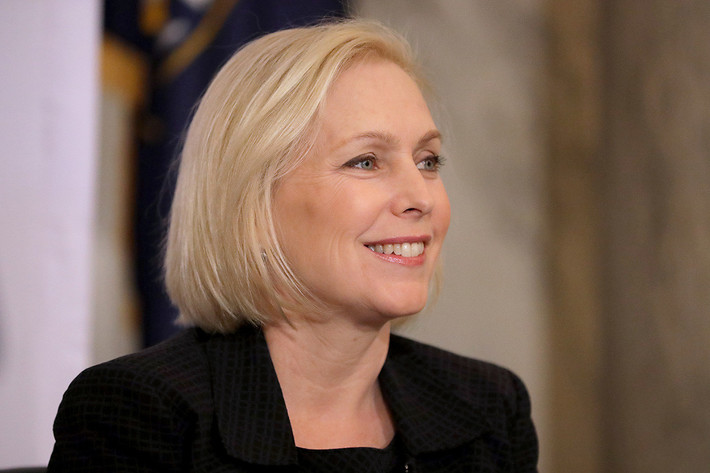 Bà Kirsten từng làm việc trong chiến dịch tranh cử Thượng viện Mỹ năm 2000 của bà Hillary Clinton. Bà được bầu vào Hạ viện năm 2006. Ảnh: Politico.