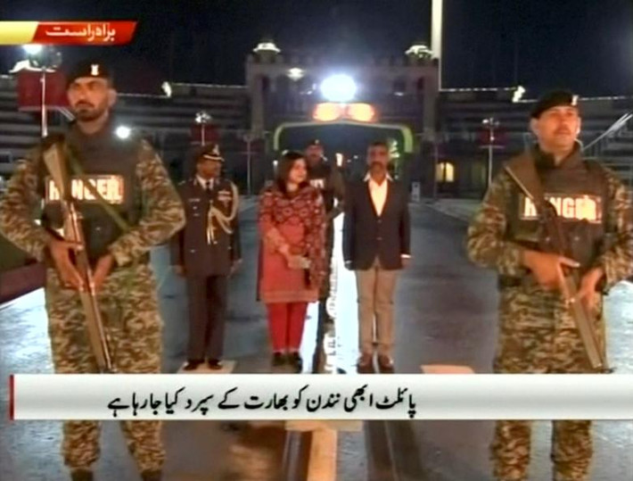 Xung đột giữa Ấn Độ và Pakistan tại khu vực biên giới leo thang những ngày gần đây bắt nguồn từ việc phiến quân Jaish-e-Mohamad (JeM), một nhóm khủng bố Hồi giáo hoạt động tại Pakistan, tấn công đoàn xe an ninh của Ấn Độ tại huyện Phulwama thuộc bang Jammu và Kashmir, khiến 45 sĩ quan thiệt mạng hôm 14/2.