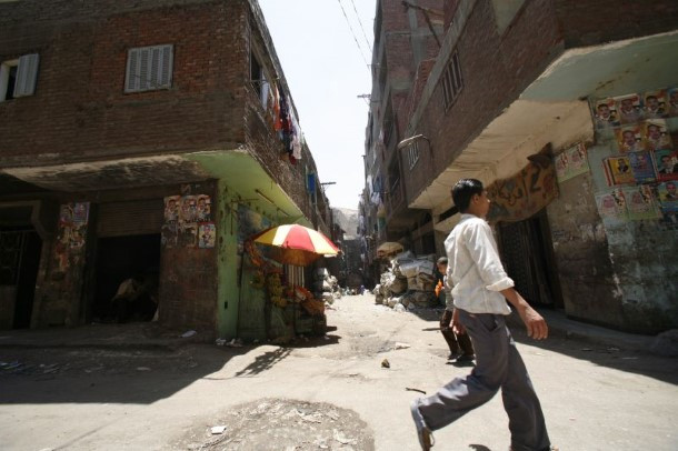 Manshiyat Naser được biết đến là “thành phố Rác” (Garbage City) của Ai Cập. Các con đường trong thành phố rác này lúc nào cũng chất đầy rác thải bốc mùi khó chịu,...