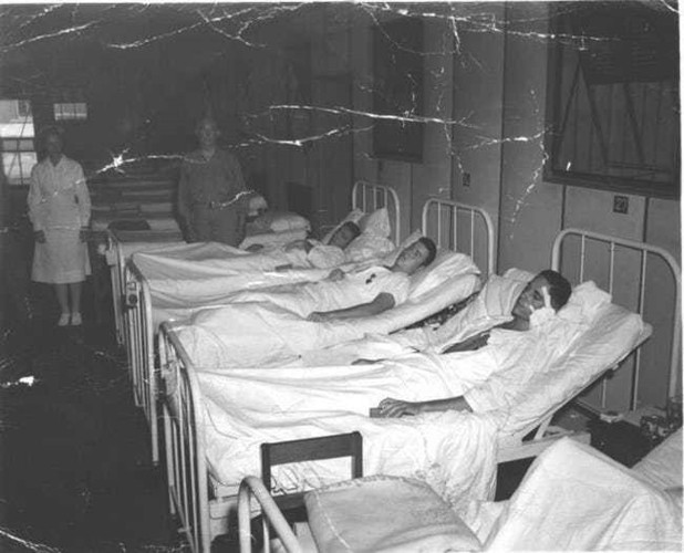 Những người lính bị thương trong cuộc chiến Peleliu trên mặt trận Thái Bình Dương giữa quân đội Mỹ và Nhật Bản trong Thế chiến thứ 2.