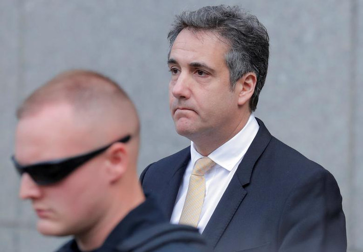 Ngày 12/12/2018, ông Michael Cohen, cựu luật sư riêng của Tổng thống Mỹ Donald Trump, đã bị kết án 3 năm tù cho nhiều tội danh, trong đó có tội nói dối trước Quốc hội và sắp xếp trả một khoản tiền lớn (theo chỉ thị của ông Trump) để “bịt miệng” hai người phụ nữ được cho là có quan hệ tình ái với ông Trump trước cuộc bầu cử tổng thống Mỹ hồi năm 2016.