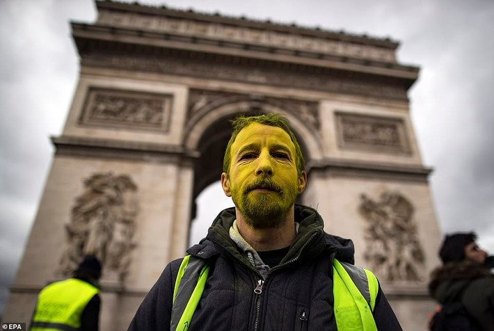 Các cuộc biểu tình "Áo vàng" tuần này diễn ra tương đối hòa bình tại thủ đô Paris và nhiều thành phố khác của nước Pháp như Lille, Bordeaux, Toulous,... Ảnh: EPA.