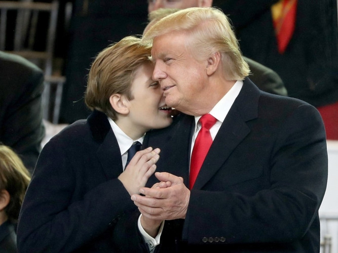 Tổng thống Trump cũng chi trả học phí cho các con với học phí của Barron hàng năm là 40.000 USD và của Tiffany là 58.000 USD.