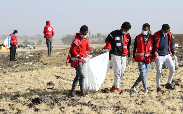 Hãng hàng không Ethiopian Airlines sau đó xác nhận không ai sống sót trong vụ rơi máy bay ở Ethiopia. Ảnh: Reuters.