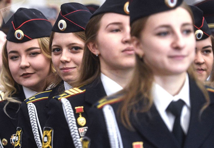 Các nữ sinh cảnh sát Nga dự lễ tốt nghiệp ở thủ đô Moscow.