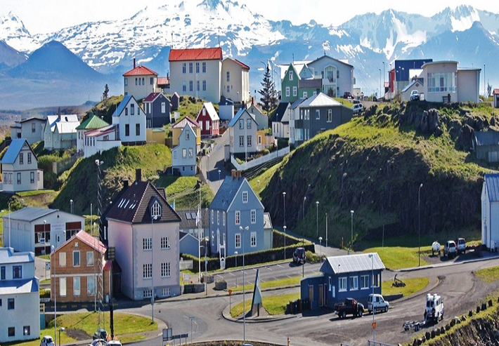 Tiếp theo là đất nước Iceland với 7,494 điểm. Đây là một trong những quốc gia thưa dân nhất thế giới. Ảnh: GI.