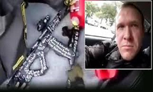 Thủ tướng New Zealand Jacinda Ardern cho biết Tarrant được cấp giấy phép sở hữu súng từ tháng 11/2017 và bắt đầu mua vũ khí một cách hợp pháp ngay sau đó. Hắn sử dụng tới 5 khẩu súng trong vụ tấn công kinh hoàng vừa qua. Ảnh: DP.