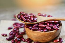 Theo trang Webmd, đậu đỏ rất giàu protein. Các nhà dinh dưỡng khuyên dùng đậu đỏ như một phần của chế độ ăn lành mạnh vì giá trị dinh dưỡng cao của loại thực phẩm này. Ăn ít nhất nửa cốc đậu mỗi ngày có thể cải thiện sức khỏe tổng thể. Ảnh: FP.