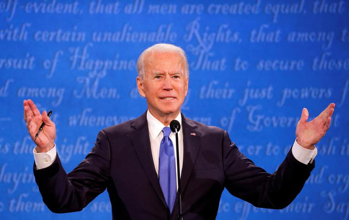 Về vấn đề phân biệt chủng tộc, ông Biden nói: “Thực tế của vấn đề là có một sự phân biệt chủng tộc mang tính thể chế ở nước Mỹ", đồng thời cáo buộc Tổng thống Mỹ đổ thêm dầu vào từng ngọn lửa phân biệt chủng tộc.