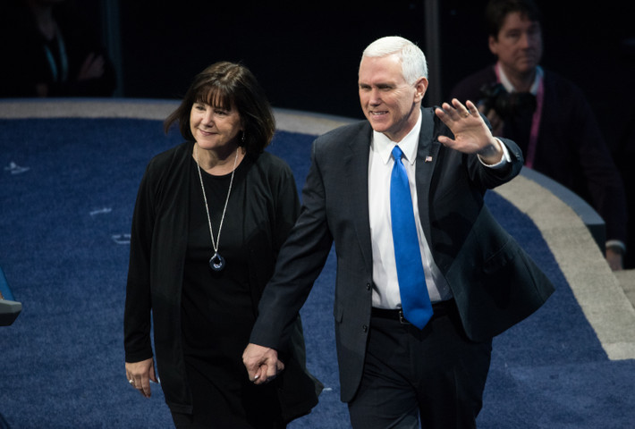 Ngày 20/1/2017, khi ông Mike Pence nhậm chức Phó Tổng thống, bà Lauren chính thức trở thành Đệ nhị phu nhân Mỹ. Ảnh: Time.