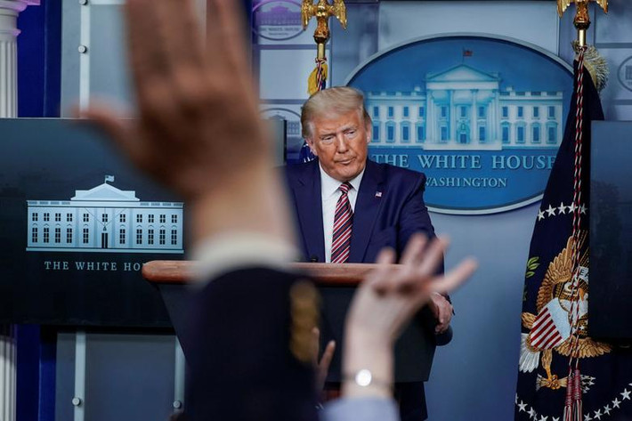 Ông Trump phát biểu trước các phóng viên tại cuộc họp báo ở Phòng James S.Brady của Nhà Trắng hôm 27/9.