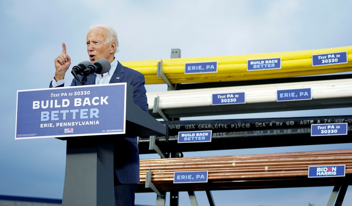 Ứng viên Biden được cho là có lợi thế sân nhà bởi quê ông ở bang này và ông vẫn duy trì quan hệ với tầng lớp công nhân ở đây. Được biết, ông Biden sinh ra ở Scranton, Pennsylvania, và sống tại đây đến năm 10 tuổi. Cựu Phó Tổng thống Mỹ có quan hệ gắn bó và thường xuyên nói về quê nhà trong các bài phát biểu của mình. Ảnh: Reuters.